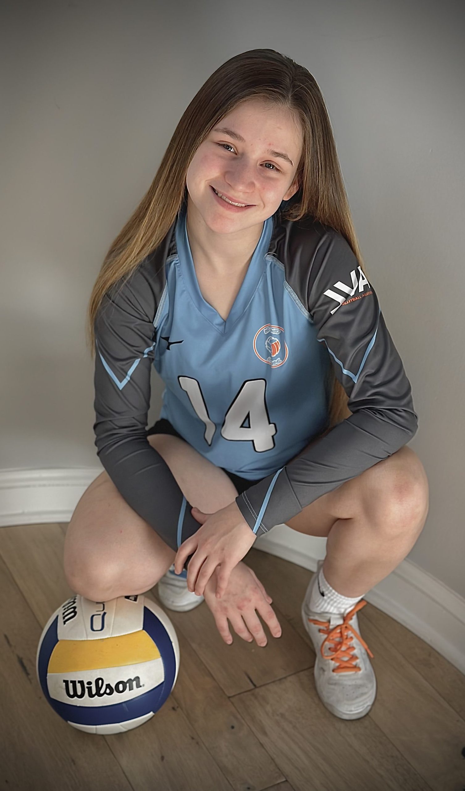  Lilly Hollis: A Volleyball Star and Community Leader